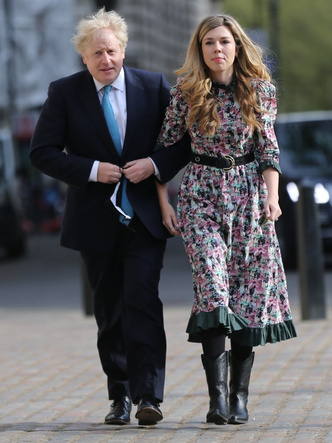 Круче Мелании: за что мы любим стиль Кэрри Симондс — самой модной Первой леди Британии за всю историю