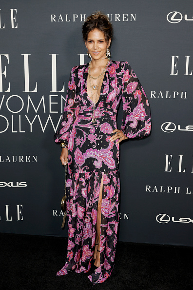 Холли Берри возрождает моду на платья расцветкой в «турецкий огурец». Вы готовы к такому?