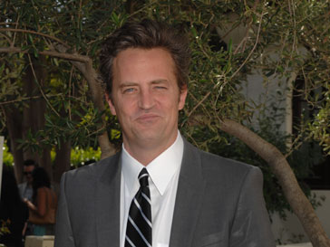Мэтью Перри (Matthew Perry) лишился работы в сериале