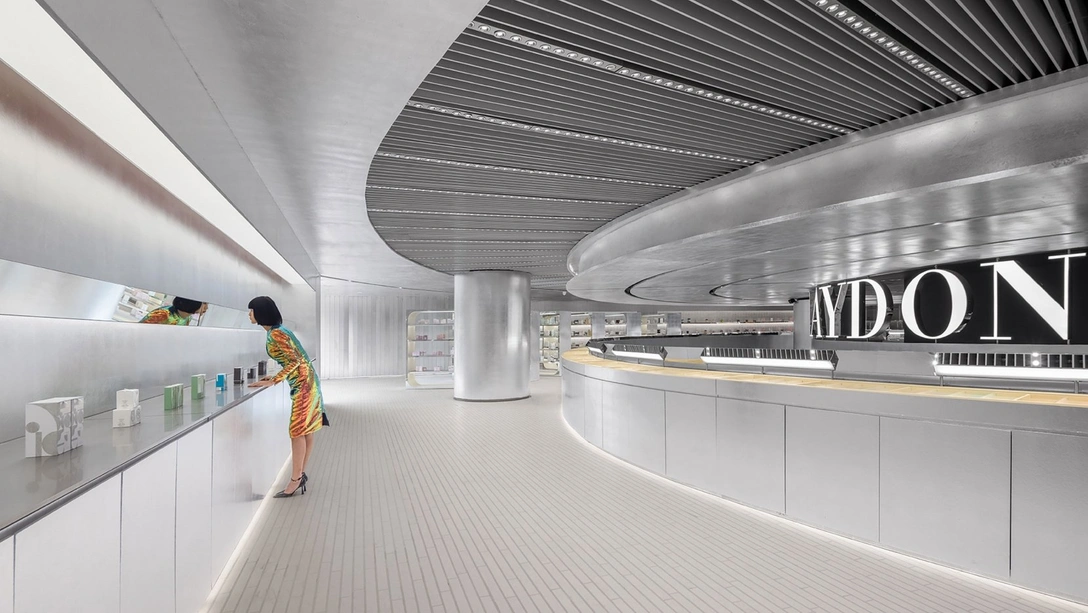 Магазин косметики, вдохновленный природными красотами озера | Источник: SFAP