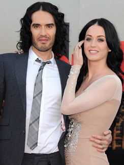 Кэти Перри (Katy Perry) и Рассел Бренд (Russell Brand) любят удивлять своих поклонников.