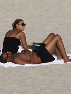 Бейонсе и Джей-Зи отдохнули на пляже Сен-Барт