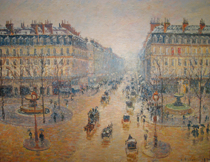 Вид на город: 8 деталей картины «Оперный проезд в Париже» Камиля Писсарро