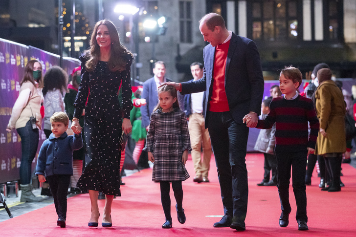 Все рождественские открытки семьи Кейт Миддлтон и принца Уильяма: 11 фото