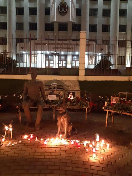 В Нижнем Новгороде простились с журналисткой Ириной Славиной, покончившей с собой у здания МВД