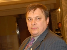 «Вот такой святоша»: Разин поддерживает сына Шатунова, своего крестника, а сам подает на него в суд