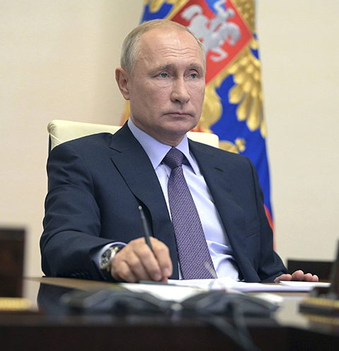 10 млрд на поддержку регионов и 5 – на закупку лекарств: совещание Владимира Путина о коронавирусе