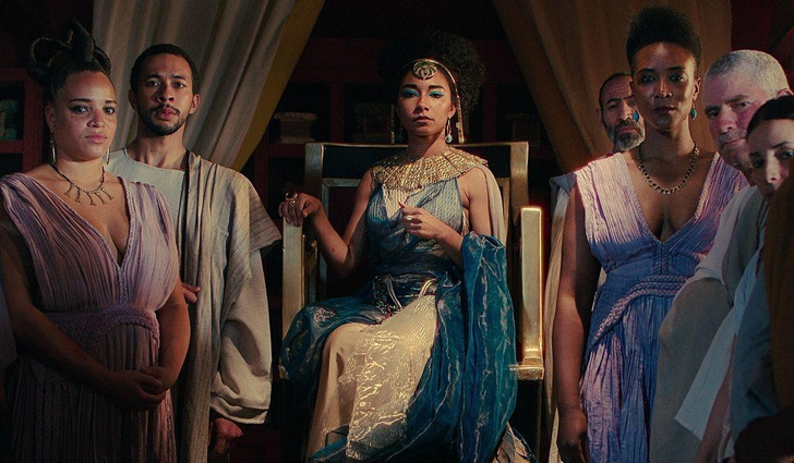 Netflix выпустил документальный фильм «Царица Клеопатра», который возмутил зрителей. Все из-за цвета кожи главной героини