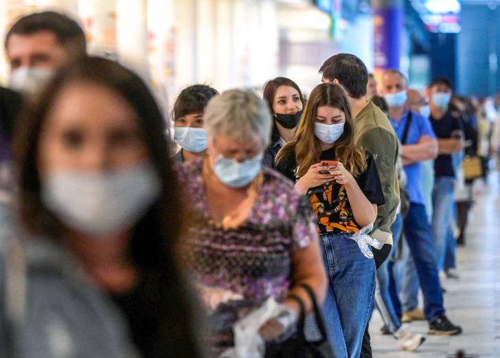 Отпуск во время пандемии: врач рассказала о правилах вакцинации перед поездкой