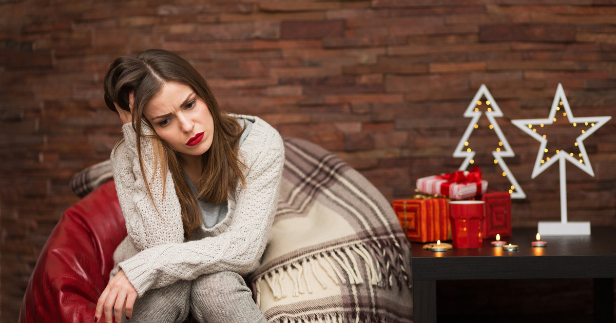 Почему грустно в новый год. Почему грустно в новый год. Новогодняя грусть. Грустный новый год. Нг в одиночестве.