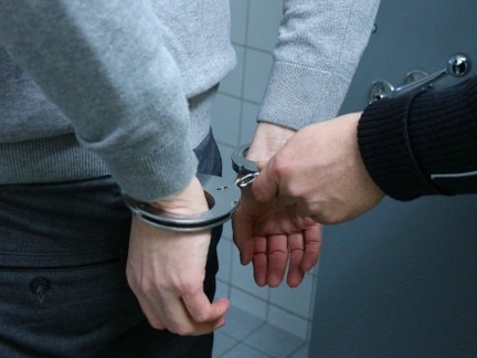 В Набережных Челнах мужчина зарубил топором любовника бывшей жены прямо на улице