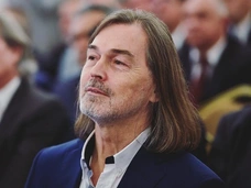 Корейские медики спасают Никаса Сафронова