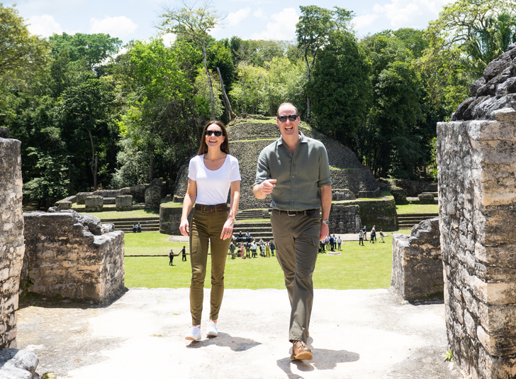 Короли джунглей: Кейт и Уильям в образах «простых туристов» посетили раскопки (такими мы их еще не видели)