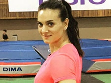 Елена Исинбаева не смогла выступить на первых после родов соревнованиях