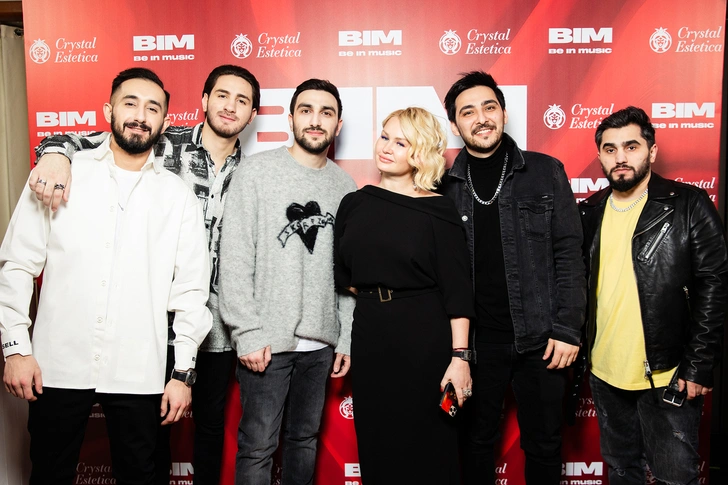 Елена Боска с артистами лейбла BIM Music —