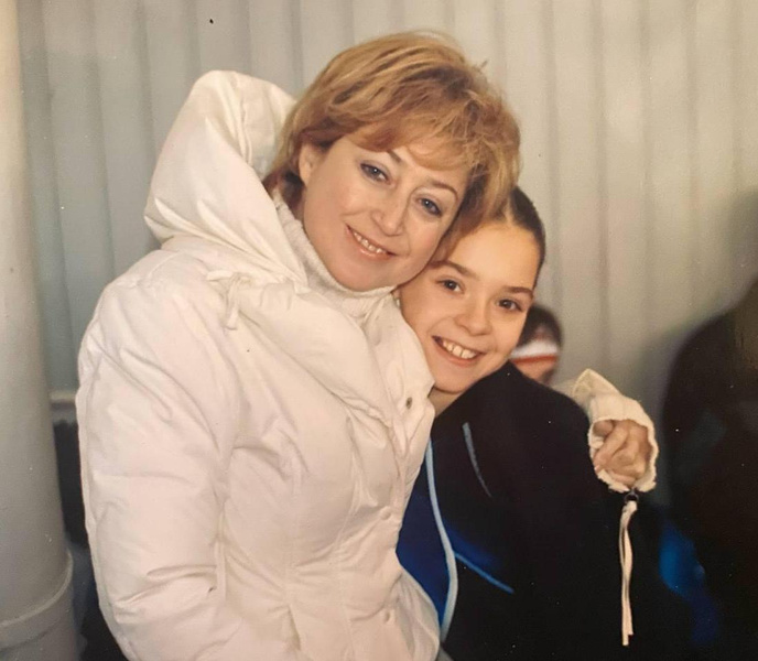 Никогда не скрывала больную сестру, но долго не показывала мужа: олимпийская чемпионка Аделина Сотникова