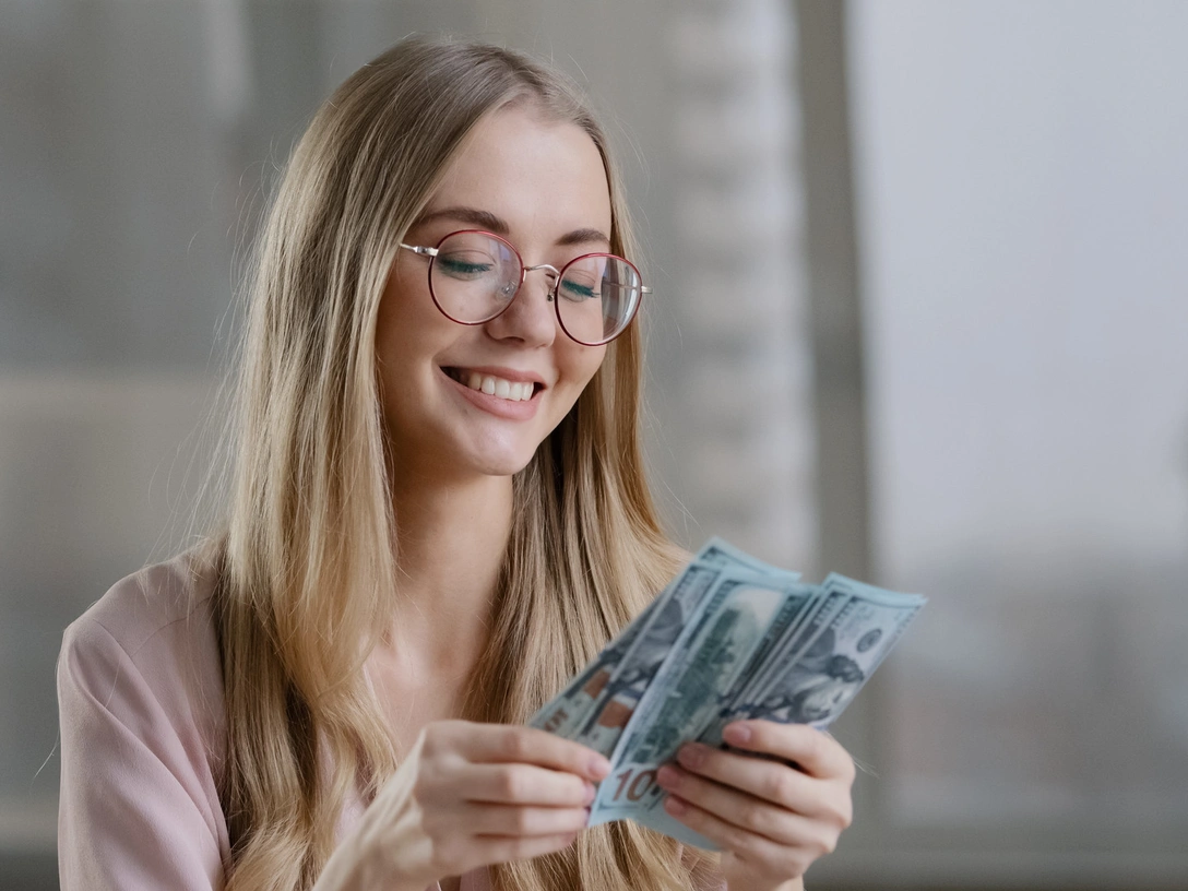 Быстрые деньги: 4 неочевидных источника прибыли, которые вы точно игнорируете | marieclaire.ru