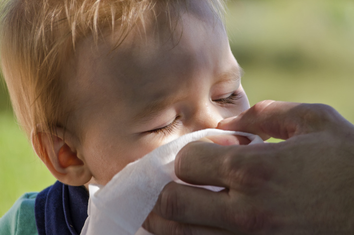 Как лечить насморк у ребенка, чтобы не навредить?
