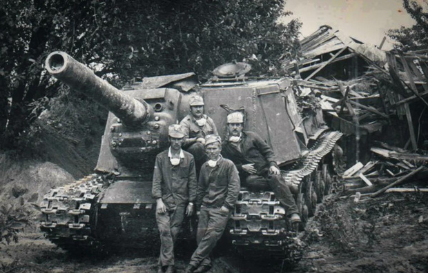 Фото №1 - Консервный нож для немцев: 7 фактов о самой страшной советской самоходке