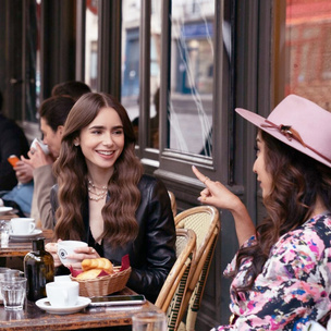 «Эмили в Париже»: почему стоит смотреть новый подростковый сериал о современной Кэрри Брэдшоу