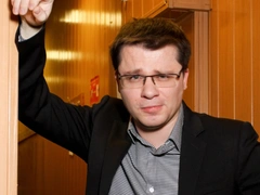 «Ха-ха, как смешно!»: новую любовь Харламова задевают шутки про его лишний вес