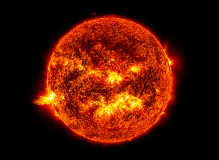 Кто первым увидел солнечные пятна в телескоп?