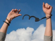 Криминолог объяснил, почему в новогодние праздники резко возрастает число убийств