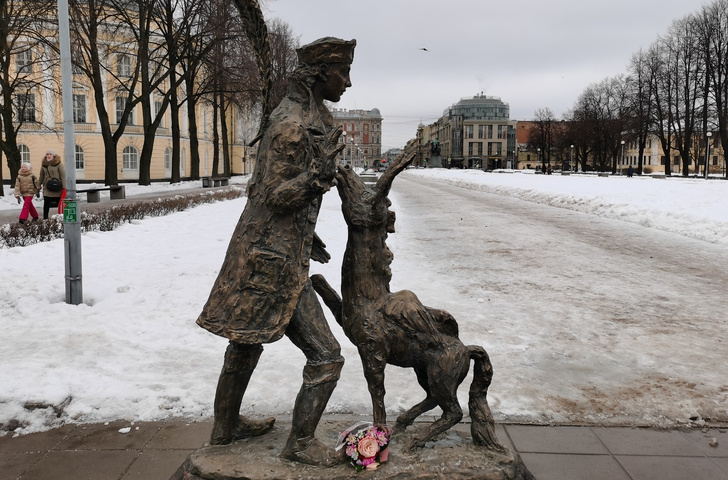 Дон Кихот, Пегас и мечта — в Петербурге открыли памятник «Коньку-Горбунку»