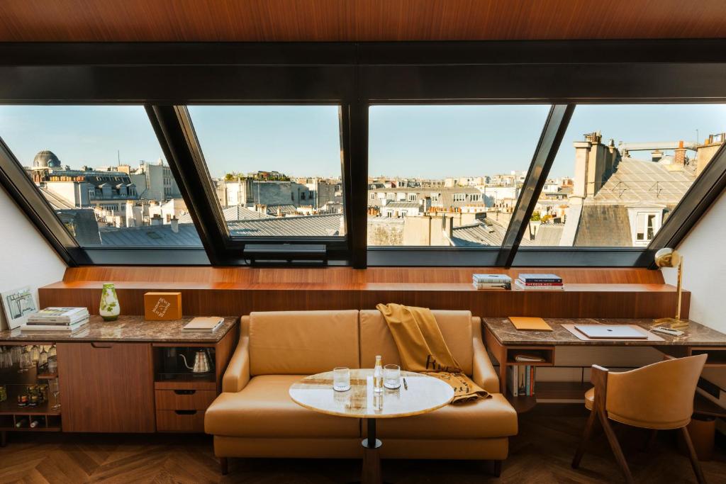 Отель в бывшем здании почты в двух шагах от Лувра | Источник: Hôtel Madame Rêve