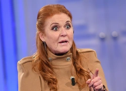 Выгодная сделка: почему Сара Фергюсон хочет снова выйти замуж за «опального» сына Королевы — несмотря на обвинения в насилии