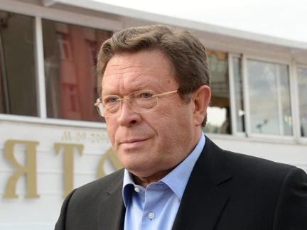 Алкоголизм первой жены, обвинения Татьяны Васильевой в изменах и рукоприкладстве: семейные скандалы Георгия Мартиросяна