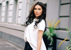 Дочь Элины Камирен начала карьеру модели