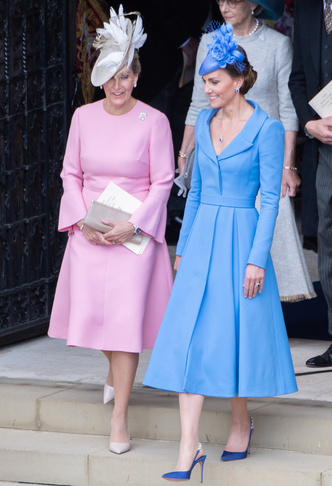 Битва стилистов: почему любимую невестку Королевы одевают моднее и актуальнее, чем «консервативную» Кейт Миддлтон