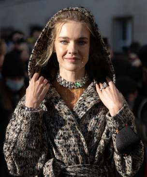 Кутюрное пальто, стеклянные драгоценности и любимый мужчина: Наталья Водянова на показе Dior