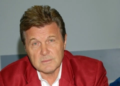 Лев Лещенко: «В стриптиз-клубы жена меня не пускает»