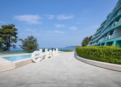 Coco Beach: как прошла презентация новой коллекции Chanel