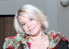 Яна Поплавская: «Я принимала гормоны, чтобы сохранить ребенка, а муж стал меня обижать»