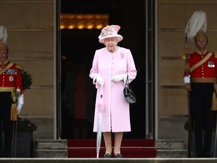 Фото №1 - Почему Королева может больше никогда не вернуться в Букингемский дворец