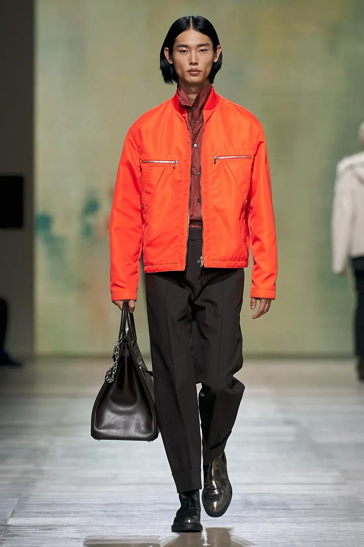 Фото №1 - Современный денди носит Hermès и предпочитает оранжевый