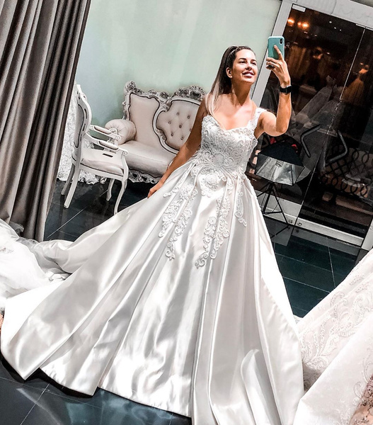 Майя Донцова выбирает свадебное платье