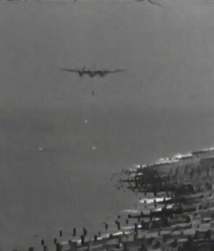 Невиданное зрелище: испытания прыгающей бомбы в 1943 (видео)