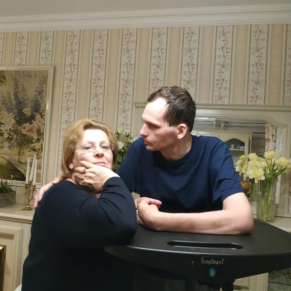 «Пять лет мы боремся за возвращение Алеши к нормальной жизни»: мама Янина о состоянии парализованного сына
