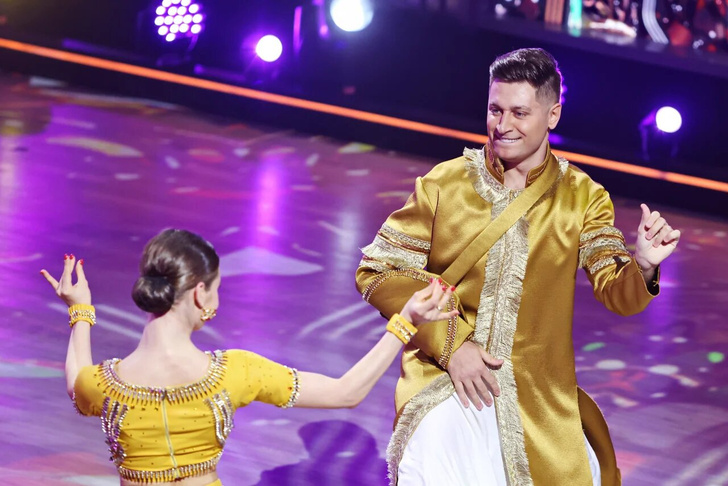 Дава стал одноруким Шивой, а Лазарев сменил партнершу: как прошел третий выпуск «Танцев со звездами»