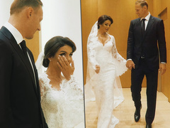 Слезы невесты, волнение жениха: Седокова показала неопубликованные кадры со свадьбы с Тиммой