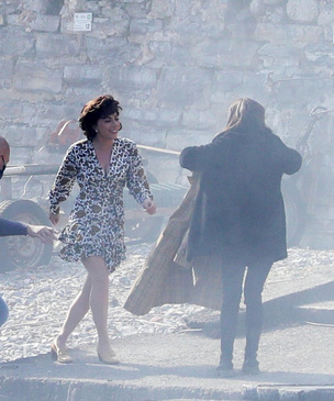 Леди Гага в платье Sandro на съемках фильма «Дом Гуччи»