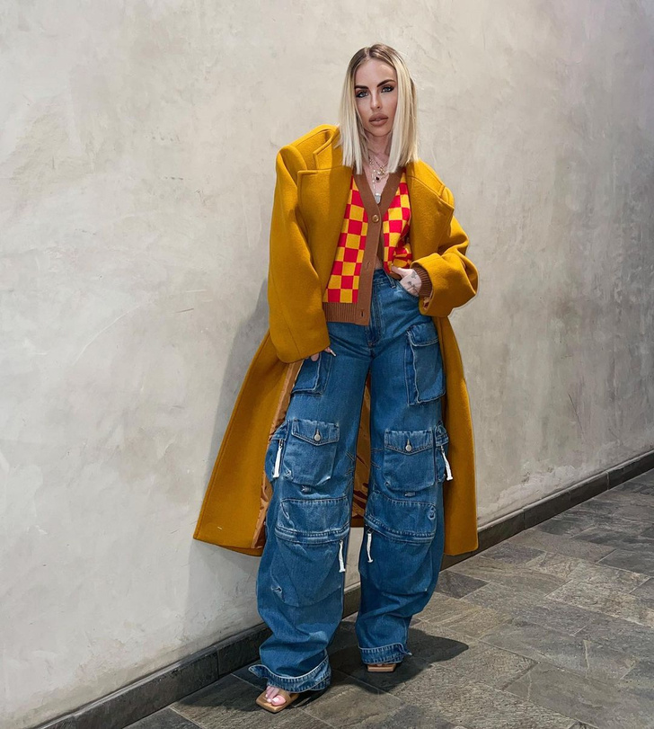 Стилист Хейли Бибер показывает, как выглядят самые модные джинсы будущего сезона