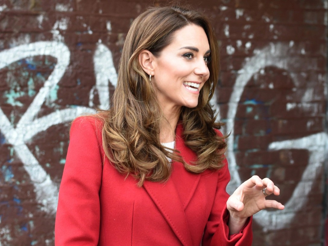 Герцогиня Кембриджская на запуске кампании Hold Still на лондонском вокзале Ватерлоо, 20 октября 2020 | marieclaire.ru