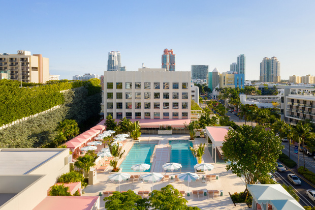 Фото №2 - The Goodtime Hotel: атмосферный отель в Майами по дизайну Кена Фалка