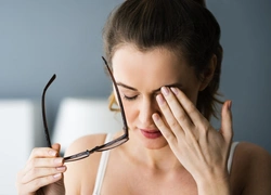 Синдром «ленивого глаза»: что это такое и как с ним бороться — рассказывает врач