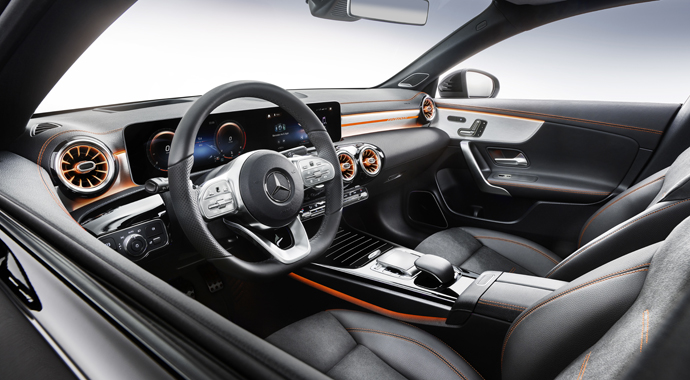 Новый двухдверный автомобиль Mercedes-Benz CLA